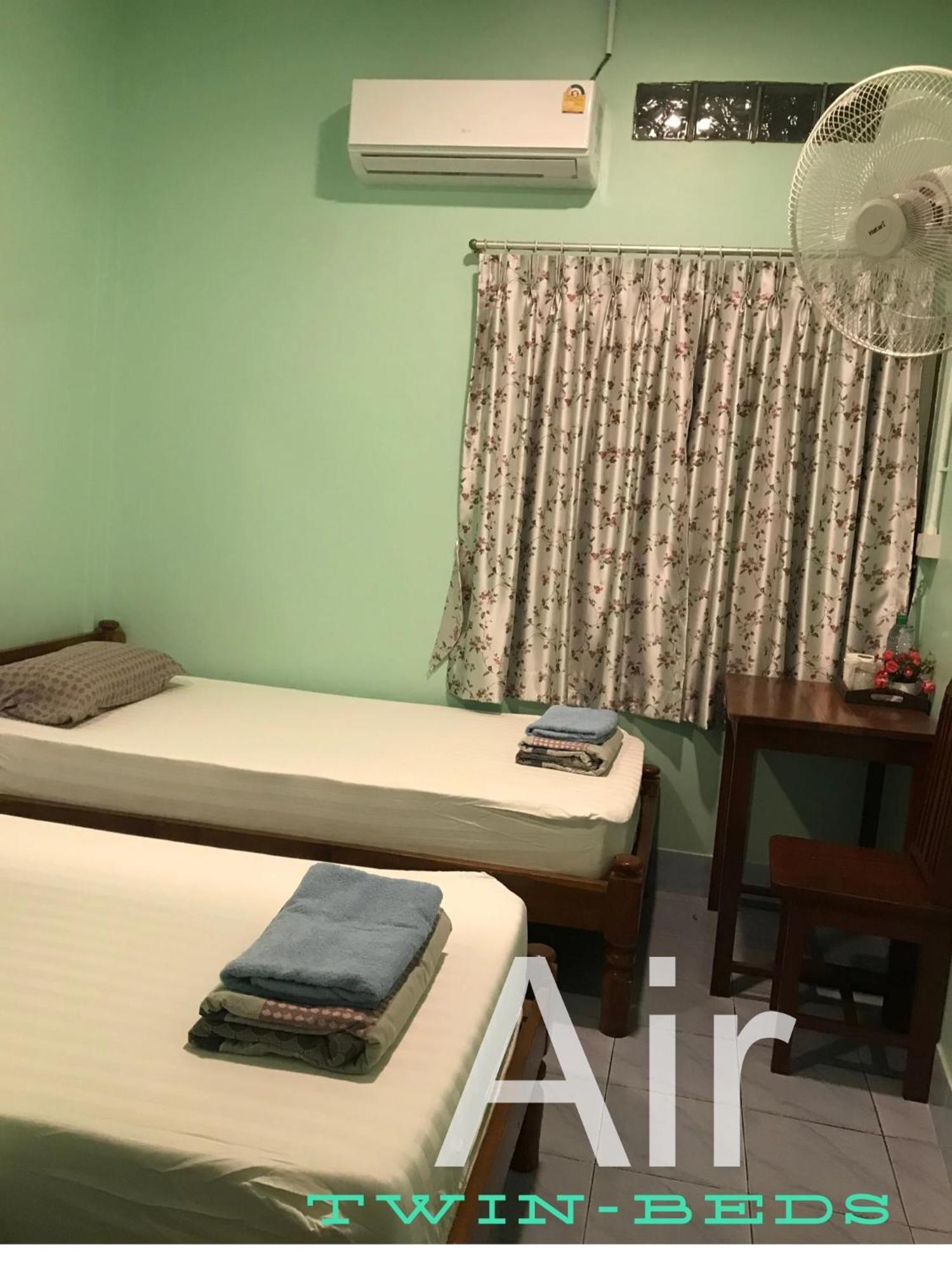 Vitoonguesthouse2Fanrooms & Aircondition Sukhothai Exterior photo