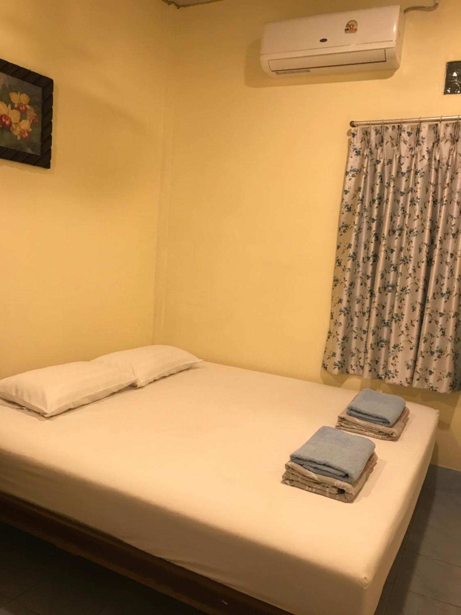 Vitoonguesthouse2Fanrooms & Aircondition Sukhothai Exterior photo