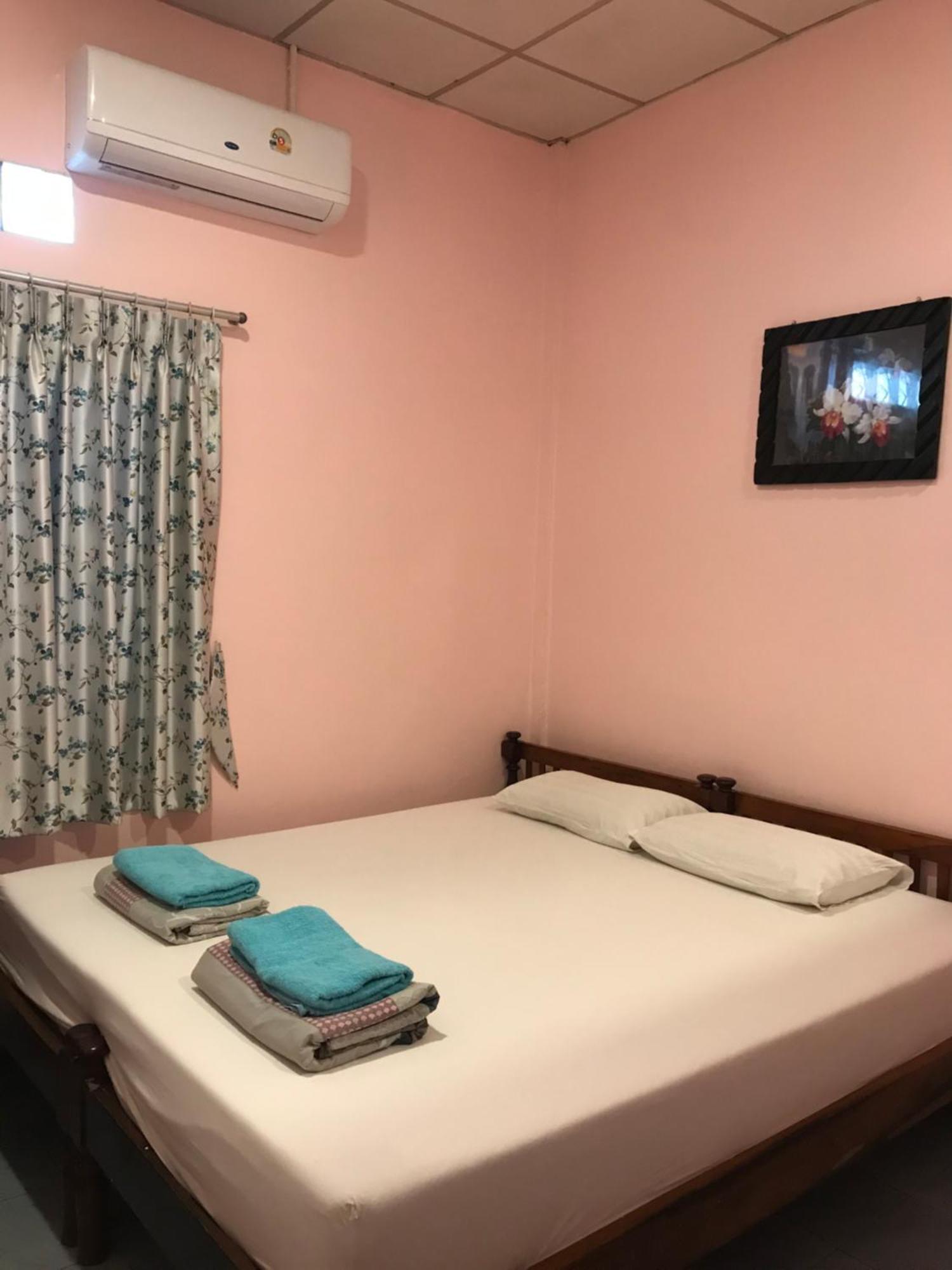 Vitoonguesthouse2Fanrooms & Aircondition Sukhothai Exterior photo